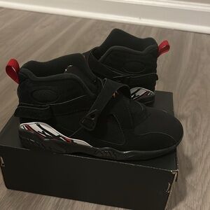 Jordan’s size 1 boys youth. Worn once or twice but still in excellent condition.